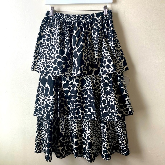 🤍🖤Who What Wear tiered midi skirt 🖤🤍 - Picture 2 of 3
